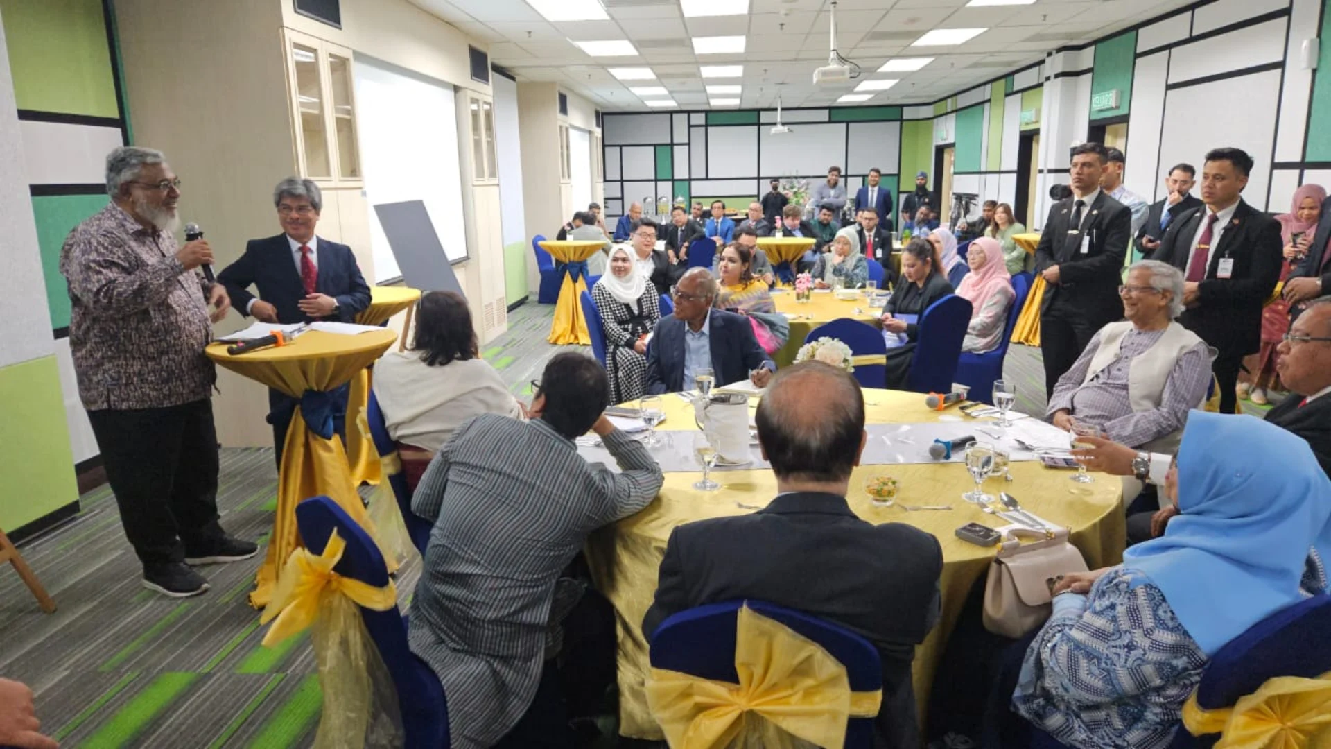 Dialogue with Prof Yunos 01