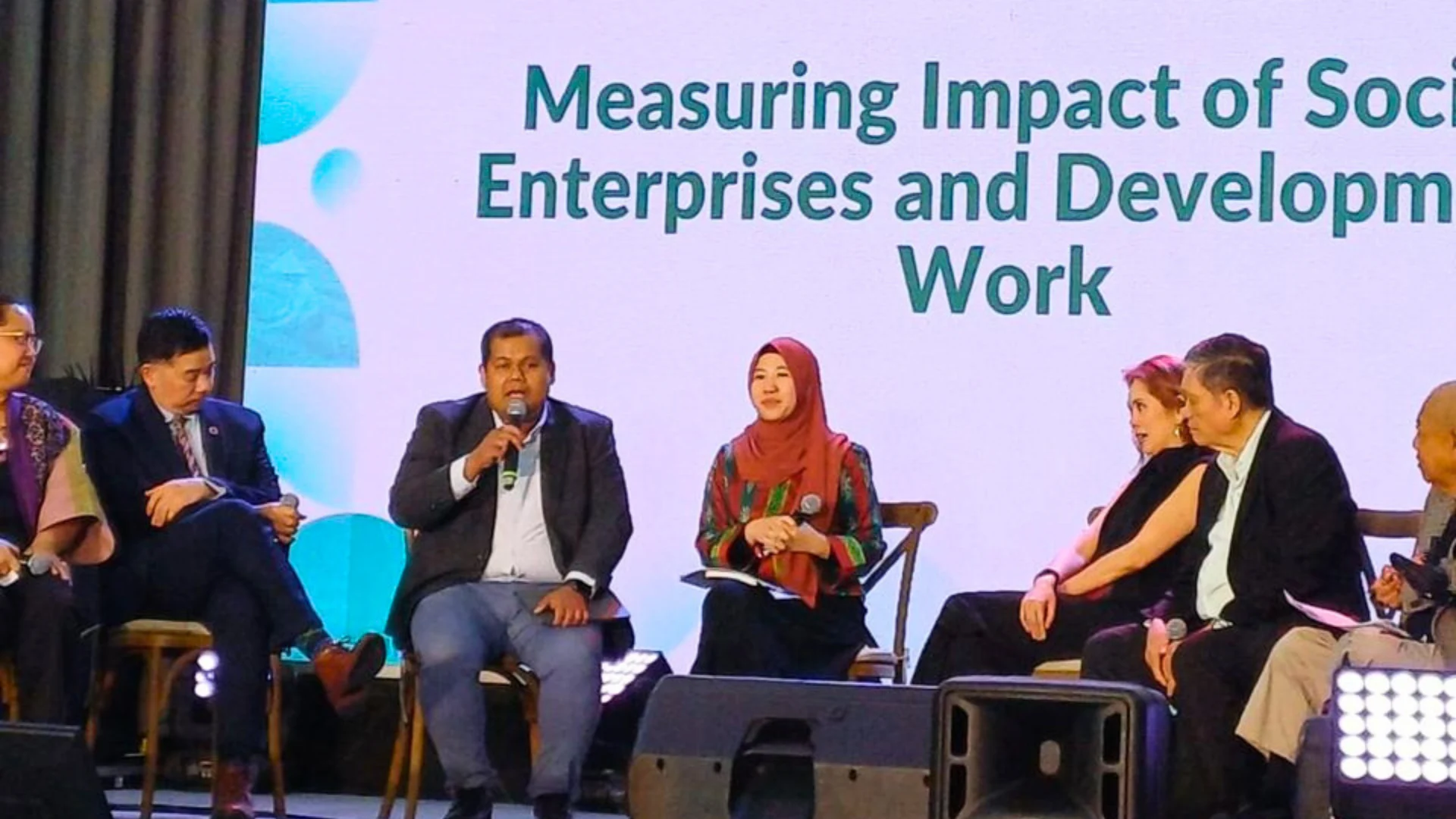 Dr Khairil presenting at Day 3